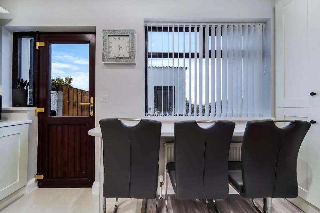 Ardoyne Lodge 'Sleeping 4 Guests' Belfast Zewnętrze zdjęcie